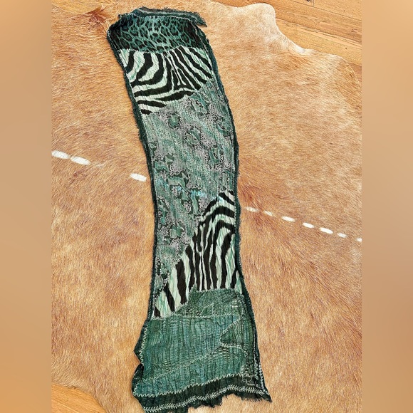 NWOT Roberto Cavalli mixed animal print scarf/head scarf - Picture 6 of 9